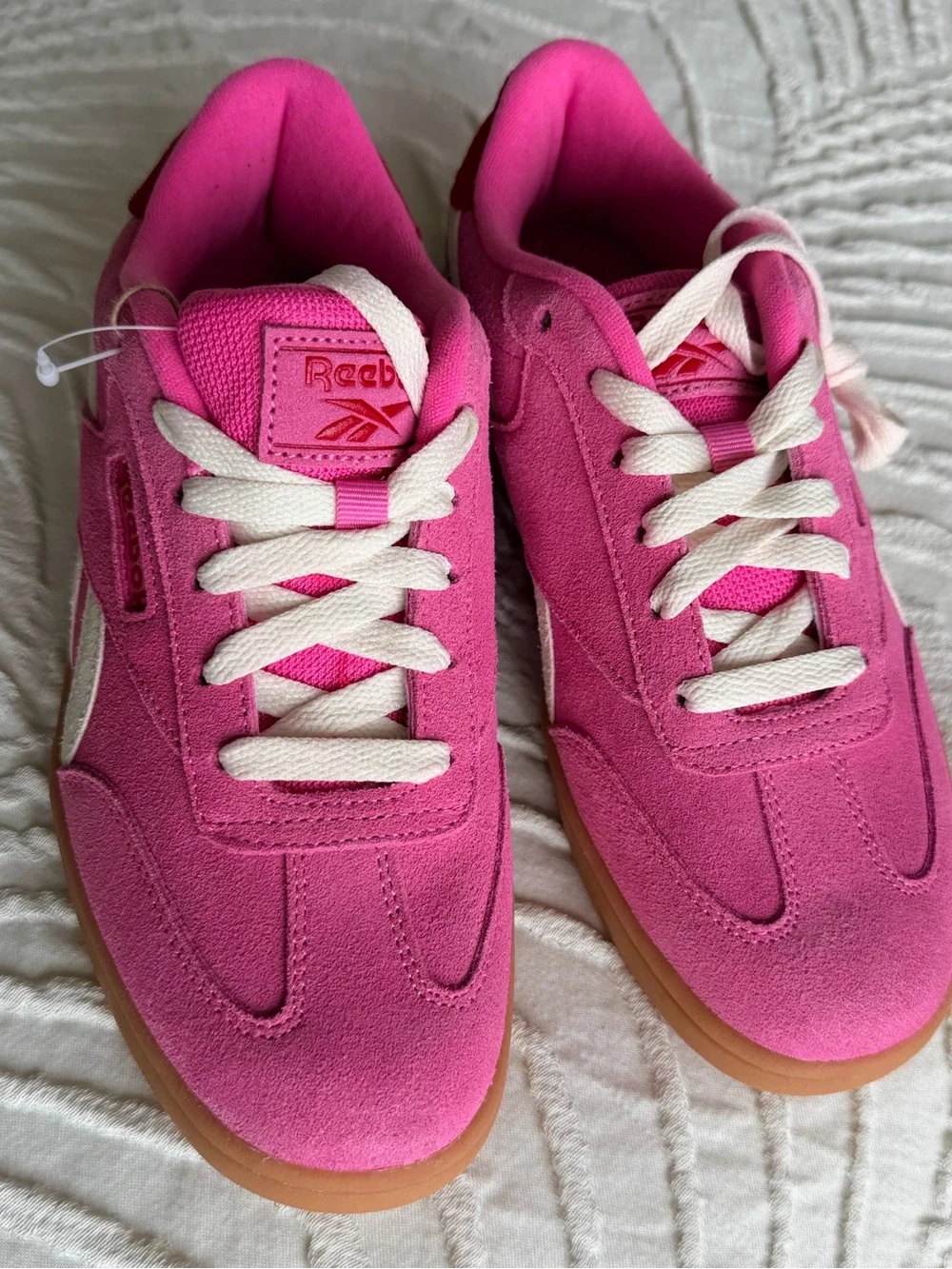 Reebok Pink Suede Sneakers Gum Sole Women’s 6.5 Y2K Retro NWOT